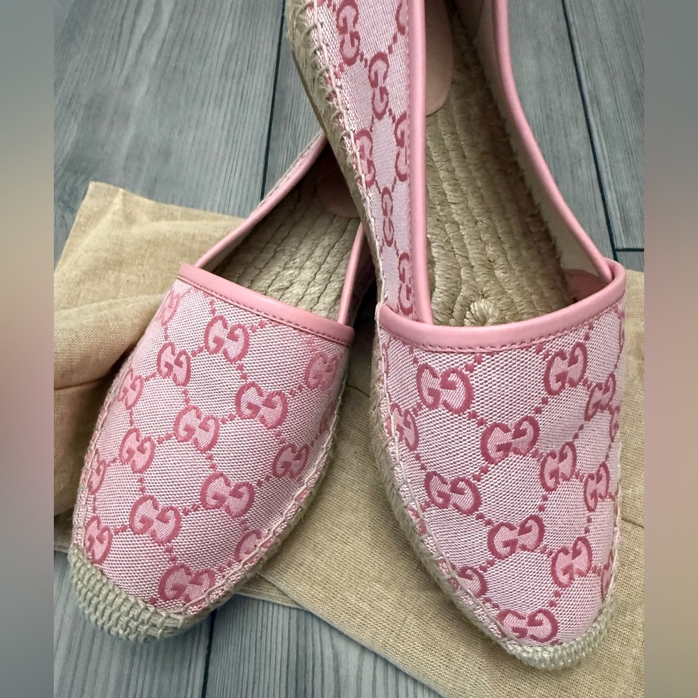 Gucci, pink GG size 8 espadrilles pristine condition